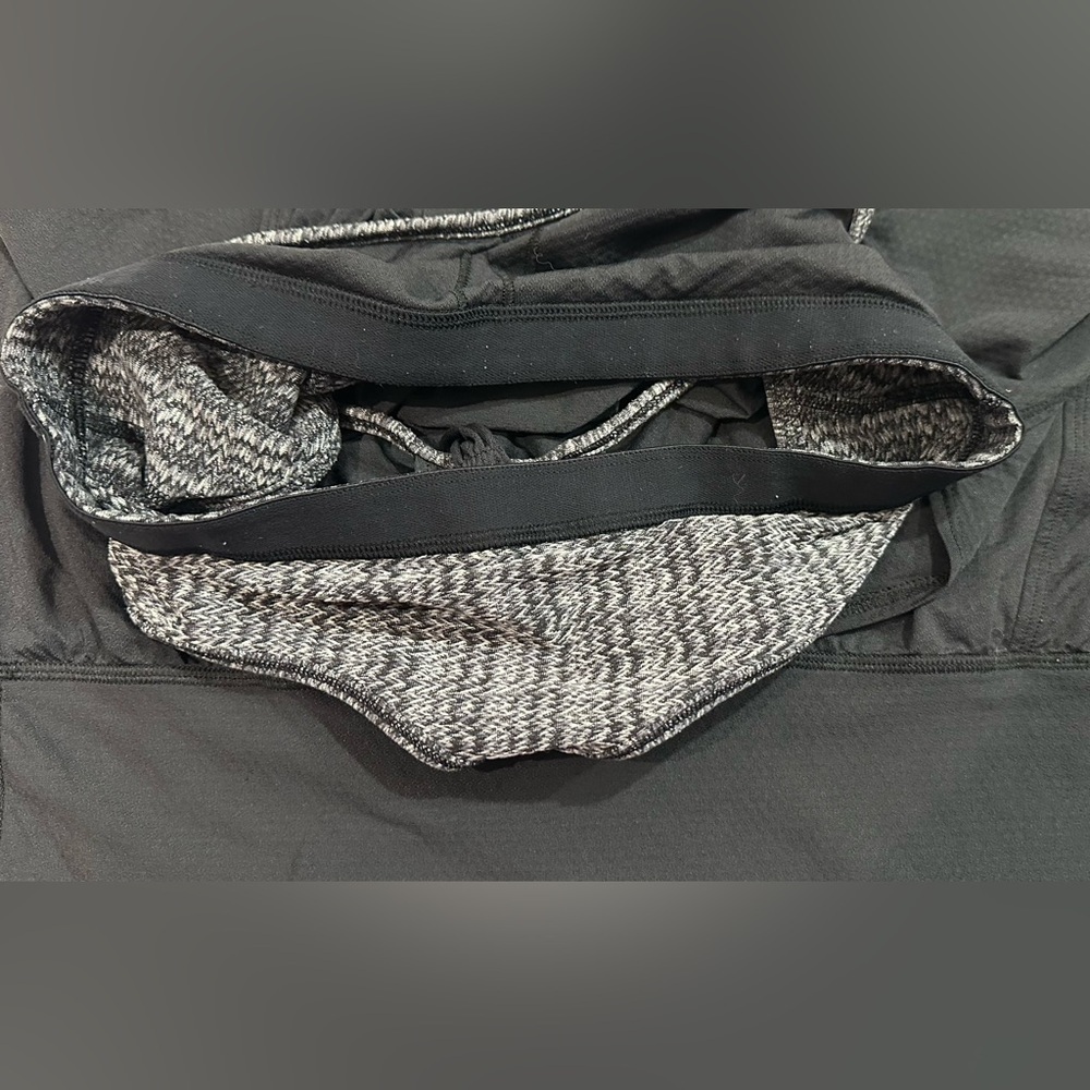 Lululemon: Women’s Tank Top- Size 8 - Picture 4 of 5